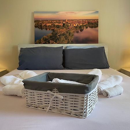 Lotus Home Eleganza E Accoglienza A Mantova Eksteriør bilde